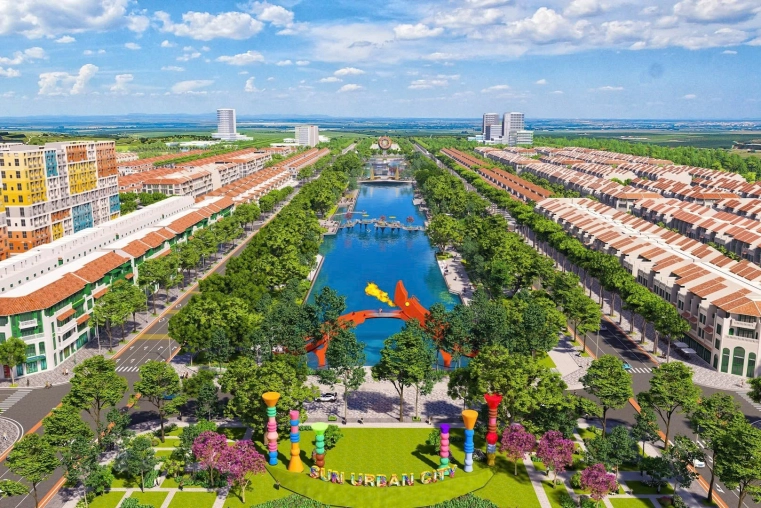 <ul>
<li><strong>NHÀ THẦU: </strong>Coteccons, Delta, Tân Minh Nhân, Phan Vũ</li>
<li><strong>QUY MÔ DỰ ÁN: </strong>420ha</li>
<li><strong>MÔ TẢ:</strong> Sun Urban City là một dự án khu đô thị sinh thái đẳng cấp do Tập đoàn Sun Group phát triển, tọa lạc tại thành phố Phủ Lý, tỉnh Hà Nam. Dự án có quy mô lên đến 420 hecta, trong đó 200 hecta được dành cho không gian xanh, bao gồm cây cối và mặt nước, tạo nên môi trường sống trong lành và gần gũi với thiên nhiên, vị trí kết nối giao thông qua các tuyến giao thông chính như quốc lộ 1A và quốc lộ 21B. Dự án được chia thành nhiều phân khu chức năng, bao gồm: Biệt thự đơn lập và song lập,Nhà phố shophouse,Căn hộ chung cư.Sun Urban City cung cấp hệ thống tiện ích đa dạng, bao gồm: Công viên giải trí,Trục đại lộ lễ hội và một số tiện ích khác như :Bể bơi, phòng tập gym, spa, khu vui chơi trẻ em, sân tennis, bóng rổ, cầu lông, vườn cắm trại, khu nướng BBQ và hệ thống an ninh 24/7.</li>
</ul>
